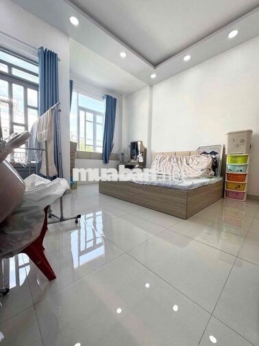 Nhà Ngang Lớn 4,6 x 12,5 - Giá 4,39 Tỷ - Ngay Hương Lộ 2 Gần Bốn Xã