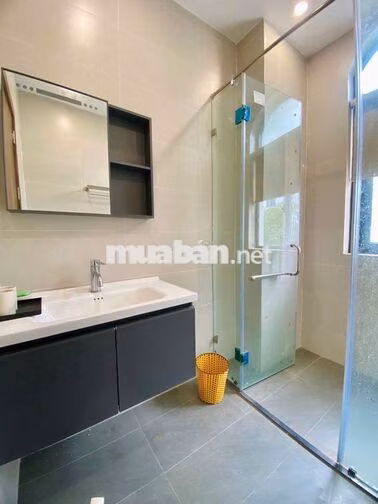Cho thuê nhà góc Chà Là HT2T sát công viên – 2 tầng – 9tr/tháng