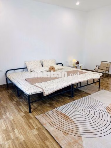 Cho thuê nhà góc Chà Là HT2T sát công viên – 2 tầng – 9tr/tháng