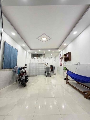 Nhà Ngang Lớn 4,6 x 12,5 - Giá 4,39 Tỷ - Ngay Hương Lộ 2 Gần Bốn Xã