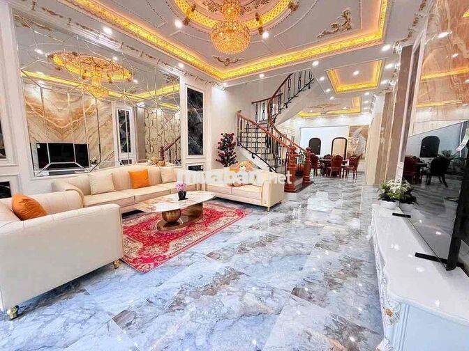 ❌Siêu Phẩm Hoàng Gia LuXuRy Phiên Bản Giới Hạn Ngay Trung Tâm Thành Ph