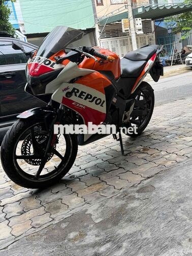 Honda CBR150R màu Cam Trắng Đỏ