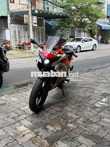 Honda CBR150R màu Cam Trắng Đỏ