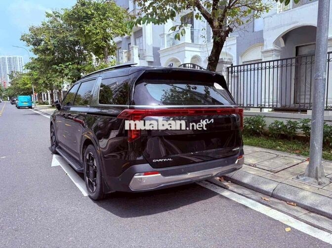 Kia Carnival 2.2D Signature 2025 7 chỗ Đen