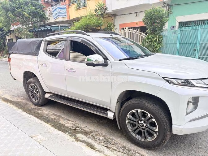 Mitsubishi Triton 2021 Premium 46.000 km Trắng
