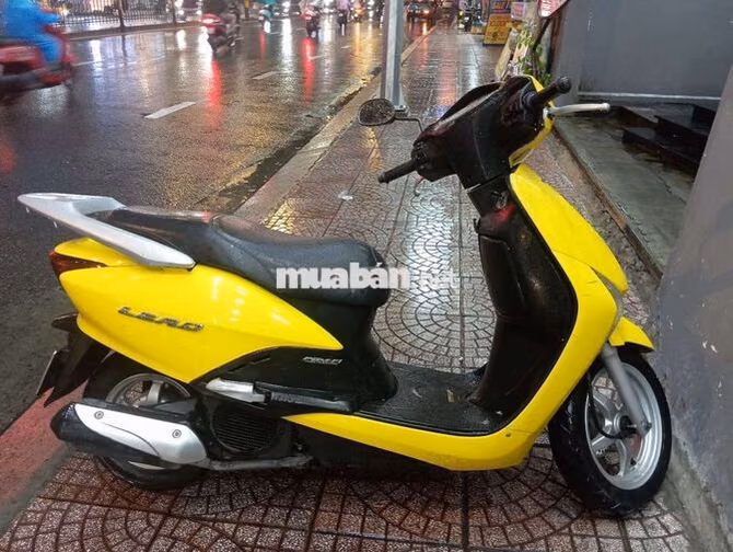 Honda Lead 2012 Vàng