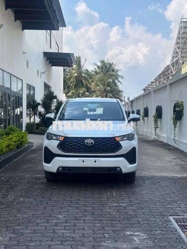 Toyota INNOVA CROSS 2026 Trắng
