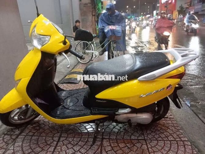 Honda Lead 2012 Vàng