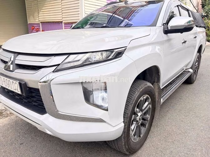 Mitsubishi Triton 2021 Premium 46.000 km Trắng