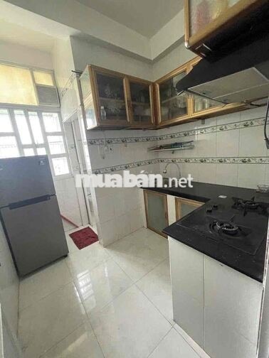 Cho thuê Chung cư 2PN, có sẵn nội thất - Võ Văn Kiệt Q1