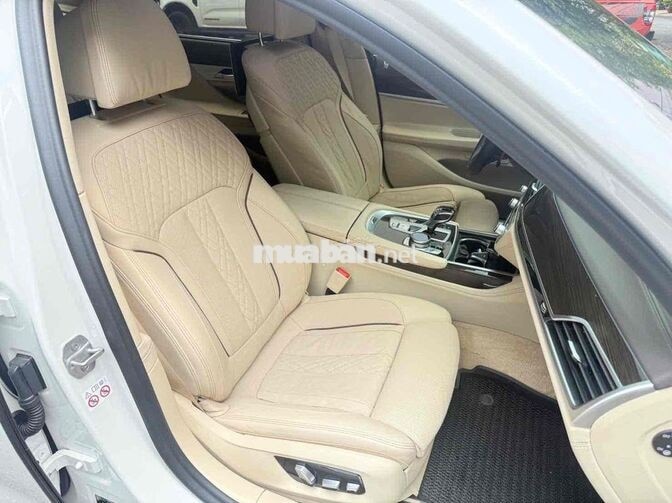 BMW 730Li Pure Excellence 2020