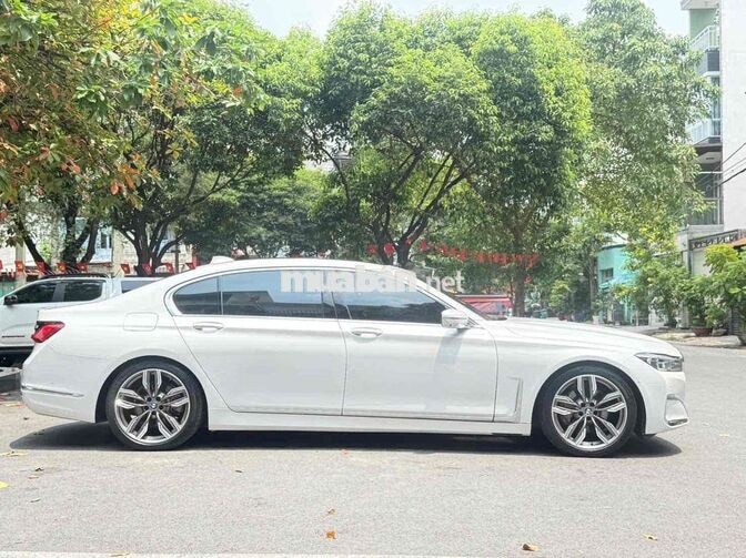 BMW 730Li Pure Excellence 2020