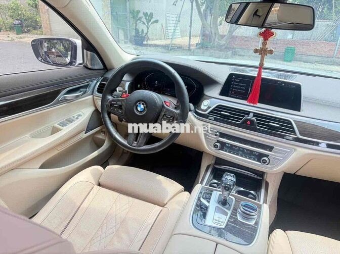BMW 730Li Pure Excellence 2020