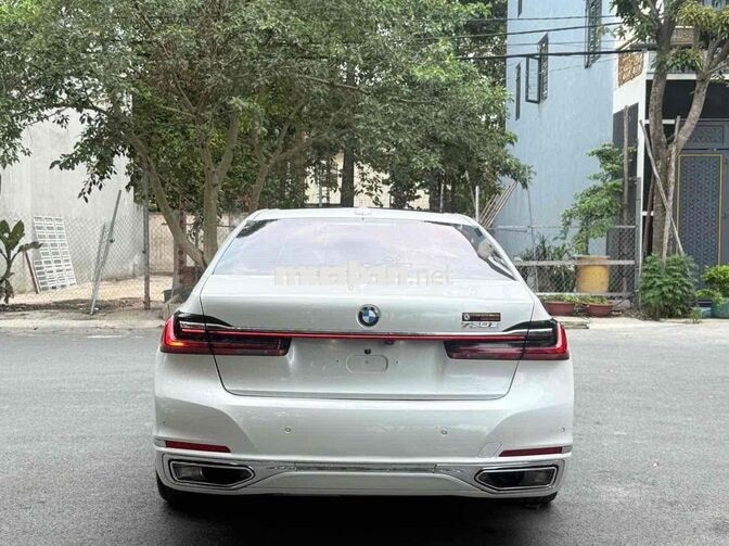 BMW 730Li Pure Excellence 2020