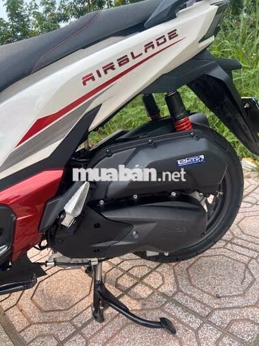 Honda AB 160 2026 Trắng đỏ 2000 km bán trả góp
