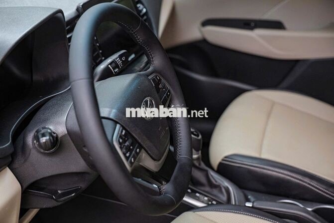 Hyundai Accent 2023 Tự động Trắng 5 chỗ