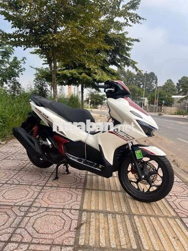 Honda AB 160 2026 Trắng đỏ 2000 km bán trả góp