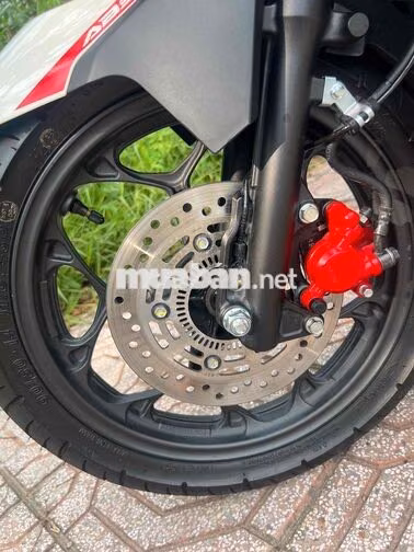 Honda AB 160 2026 Trắng đỏ 2000 km bán trả góp