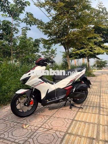 Honda AB 160 2026 Trắng đỏ 2000 km bán trả góp