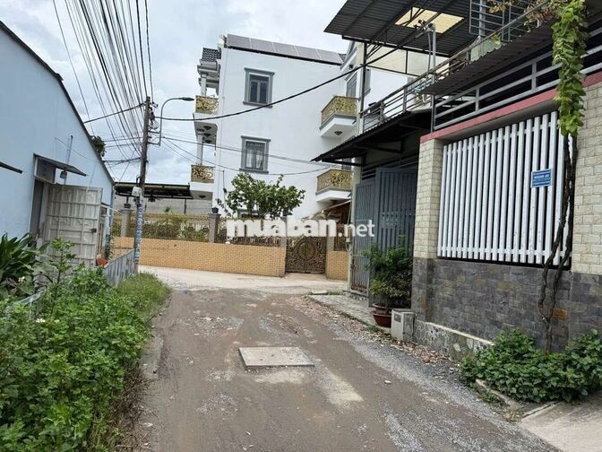 Nhà4*12 Thuê mặt tiền hẻm thông Gần  Ngã 5 Đường võ văn vân Vĩnh Lộc B