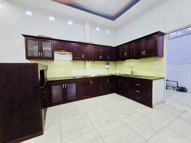 Cho Thuê Nhà DT 4x25m 1Trệt 2Lầu 5Pn 3Wc MT TL19 Ngay Chợ Cầu Đồng