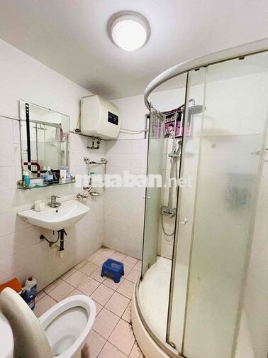 Cho thuê nhà Nguyên Căn Nguyễn Văn Cừ, 55m2, 3 tầng