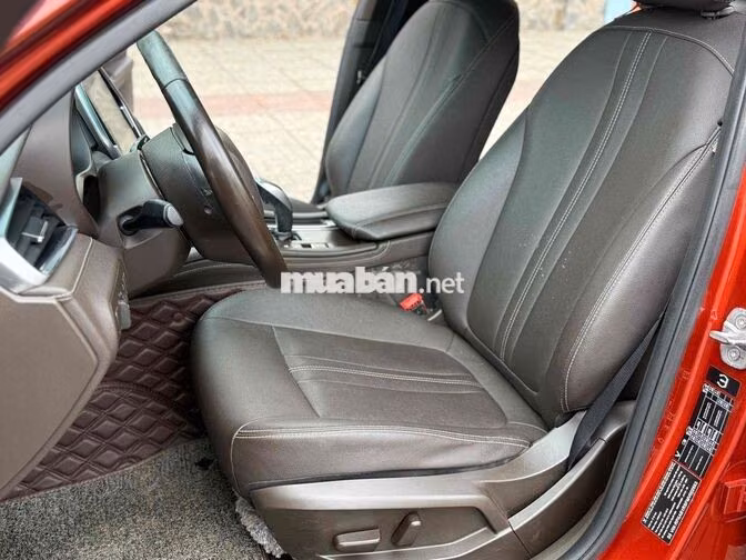 Vinfast LuxA2.0 Turbo 2021 Base Đỏ