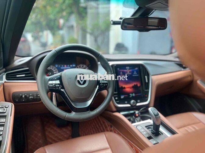 VinFast Lux A Premium 2022 - 12.000 km