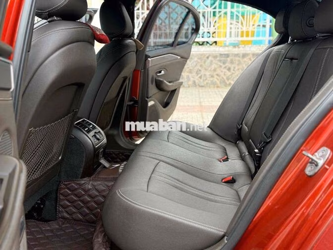 Vinfast LuxA2.0 Turbo 2021 Base Đỏ