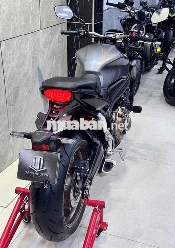 Honda CB650R 2023 Xám 2.800 km