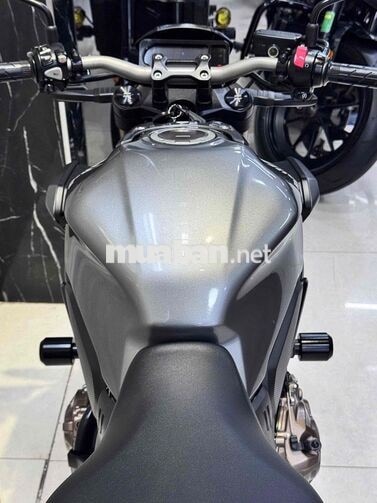 Honda CB650R 2023 Xám 2.800 km
