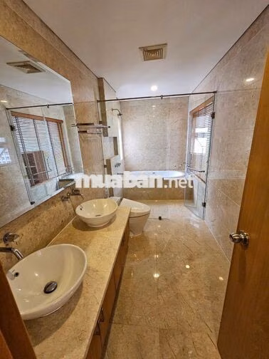 Cho thuê căn Penthouse Cộng Hòa Garden 150m2 4PN 3WC Đủ Nội Thất.