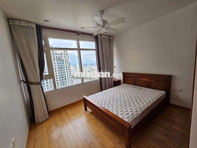 Cho thuê căn Penthouse Cộng Hòa Garden 150m2 4PN 3WC Đủ Nội Thất.