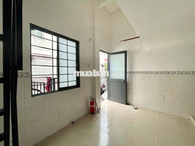 CHÍNH CHỦ  Duplex Ban Công tại Tân Hương, Đh Công Thương vs Văn Hiến 