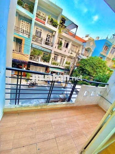 HOT! PHÒNG BAN CÔNG GẦN SÂN BAY – GIÁ HỢP LÝ