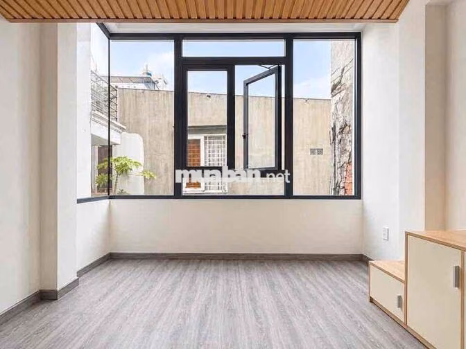 Duplex Cửa Sổ Trời 30m2 Ánh Sáng Tự Nhiên - Ngay Âu Cơ