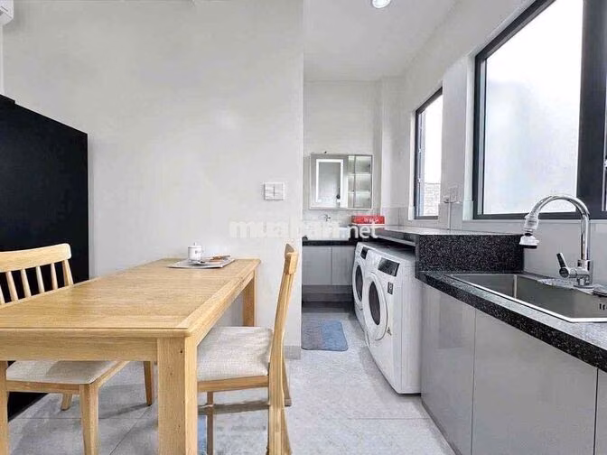 Căn Hộ Studio Cửa Sổ Trời 40m2 - Ngay Âu Cơ