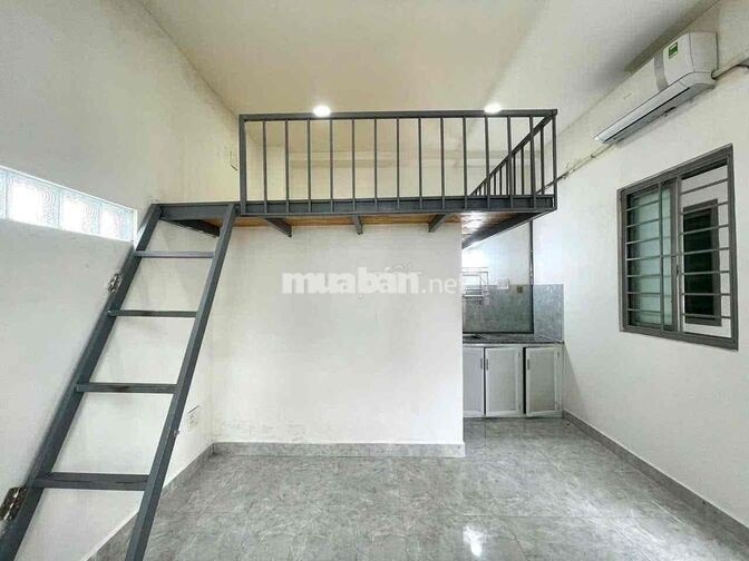 🔥Cho Thuê Phòng Gác  - Thang Máy - Sẵn Máy Lạnh - gần Etown Cộng Hoà