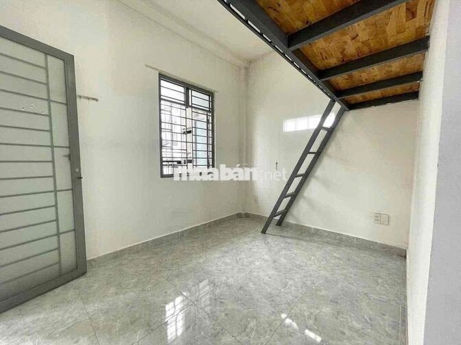 🔥Cho Thuê Phòng Gác  - Thang Máy - Sẵn Máy Lạnh - gần Etown Cộng Hoà