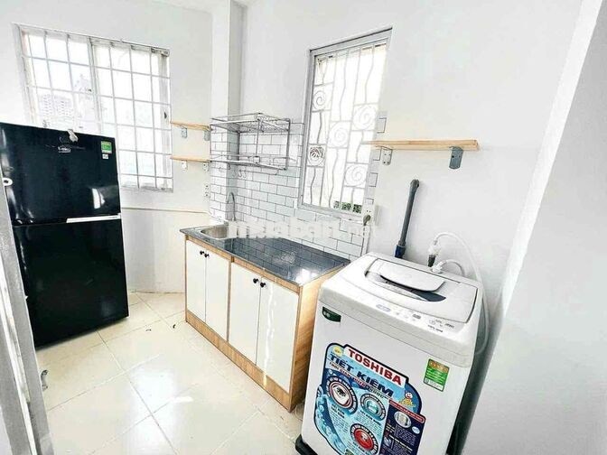 Trống sẵn phòng Full NT-CỬA SỔ TRỜI-Tách bếp-Trung tâm Bay