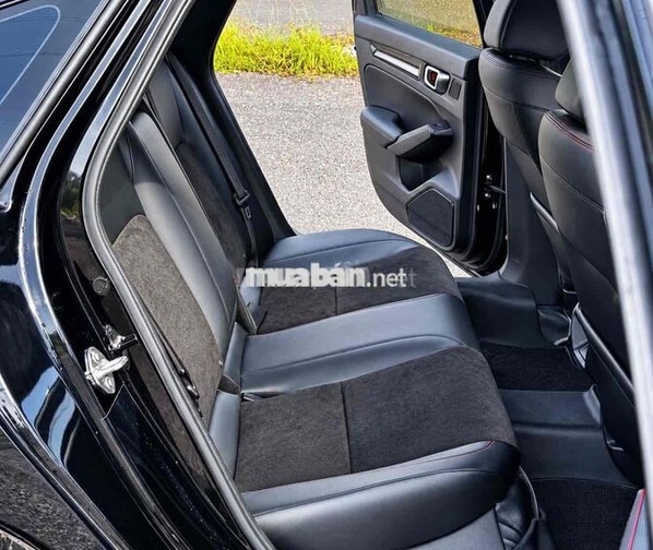 Honda Civic 2.0 HEV Hybrid 2024 Đen 5 vạn km