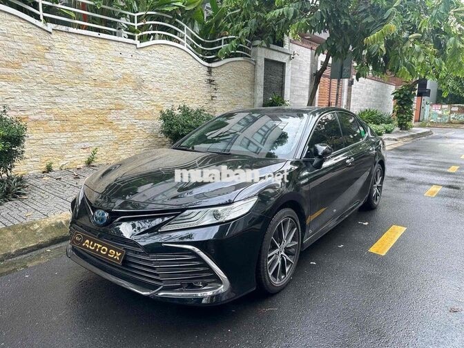Toyota Camry HEV Hybrid 2024 Đen Hybrid 25.000 km