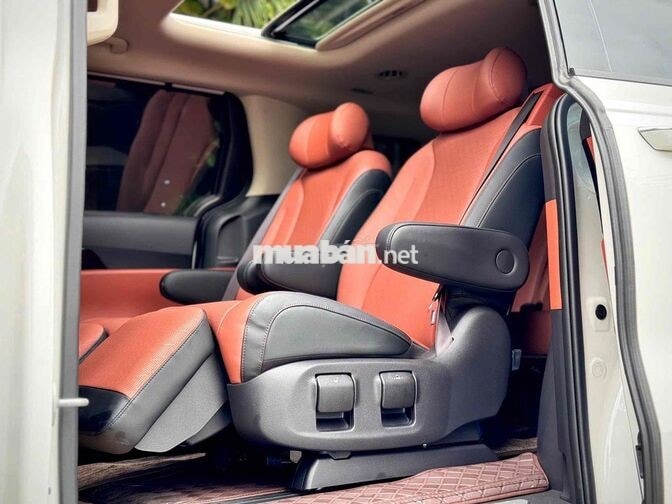 Kia Carnival 2.2D Signature 2024 Trắng 30000 km