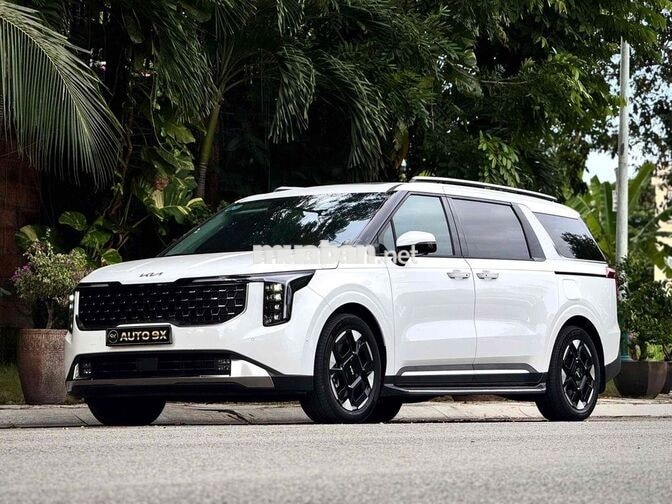 Kia Carnival 2.2D Signature 2024 Trắng 30000 km