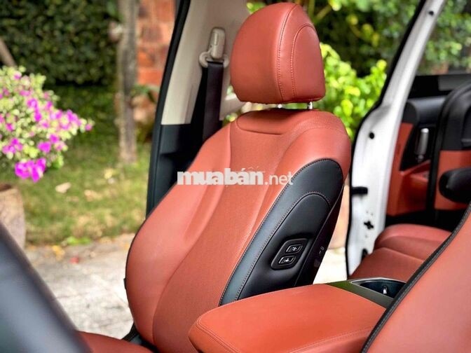 Kia Carnival 2.2D Signature 2024 Trắng 30000 km
