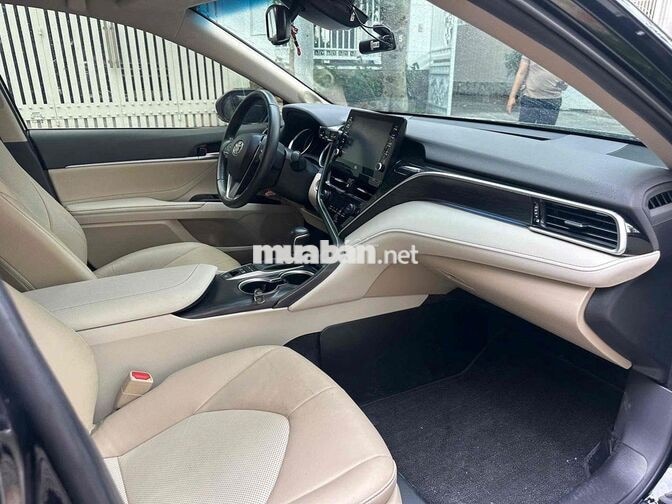 Toyota Camry HEV Hybrid 2024 Đen Hybrid 25.000 km
