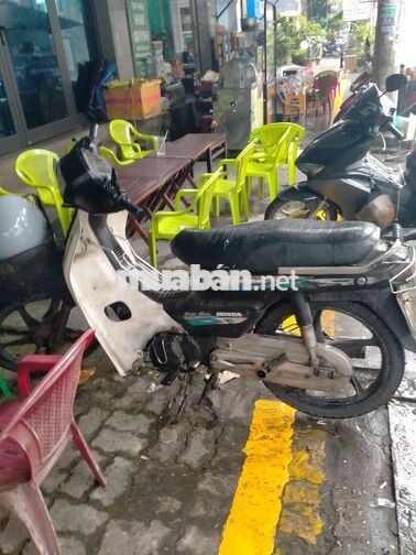 Honda Dream lùn Trắng đen