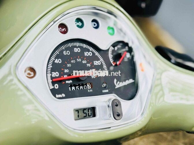 Piaggio Vespa GTS 125cc 2015 Xanh bơ 18580 km