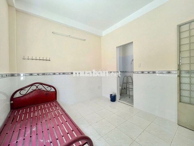Phòng Studio cửa sổ trời giá rẻ ngay ngã 5 chuồng chó