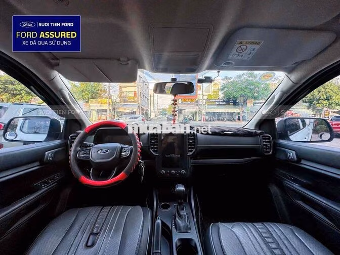 Ford Ranger XLS 4x2 AT 2025 Trắng 11.000 km